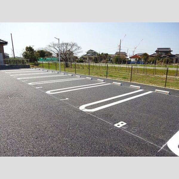 フィオーレ金田西 駐車場