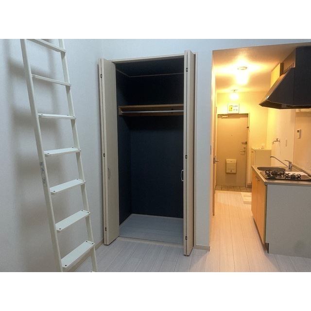 エクセレント三ツ沢B棟203号室 内観