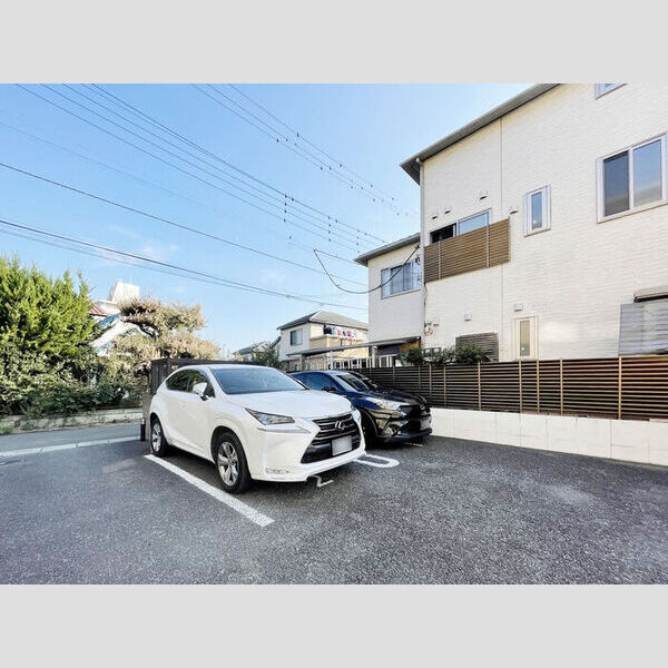 アエル大宮三橋 駐車場