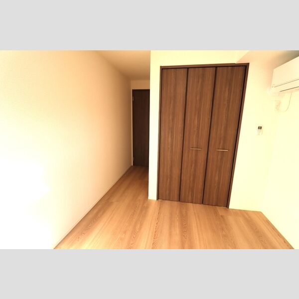 アンソレイエⅡ202号室 洋室5.8帖