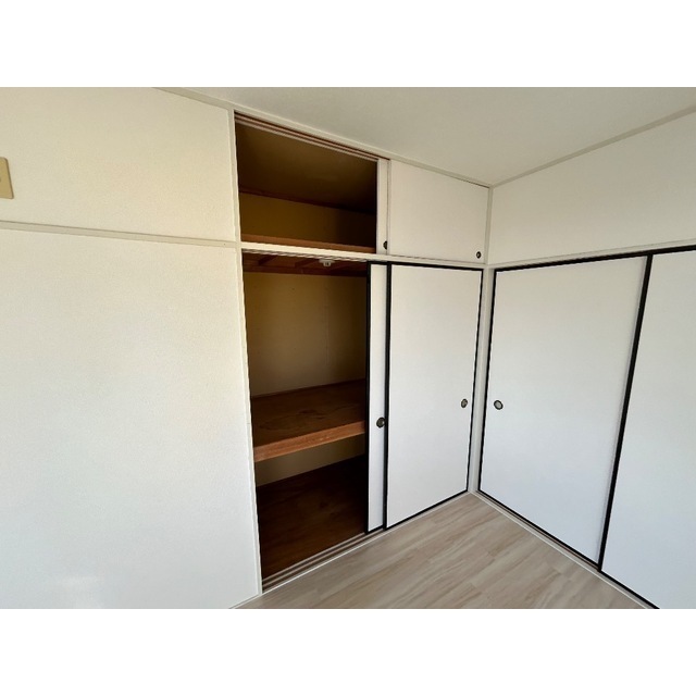 ニューロイヤルハイツ 内観