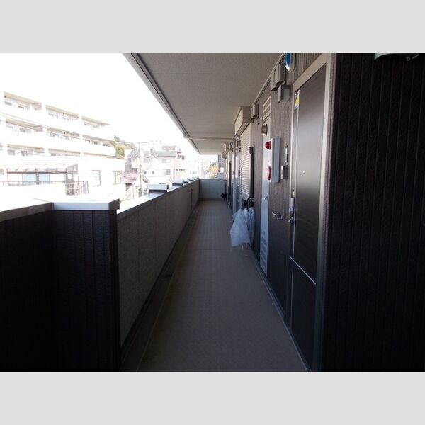 アピーズ305号室 3F共用廊下