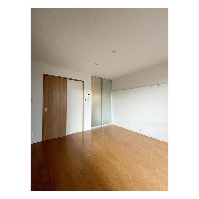 タネック鵜の木101号室 ブルーグレーのお洒落なアクセントクロス