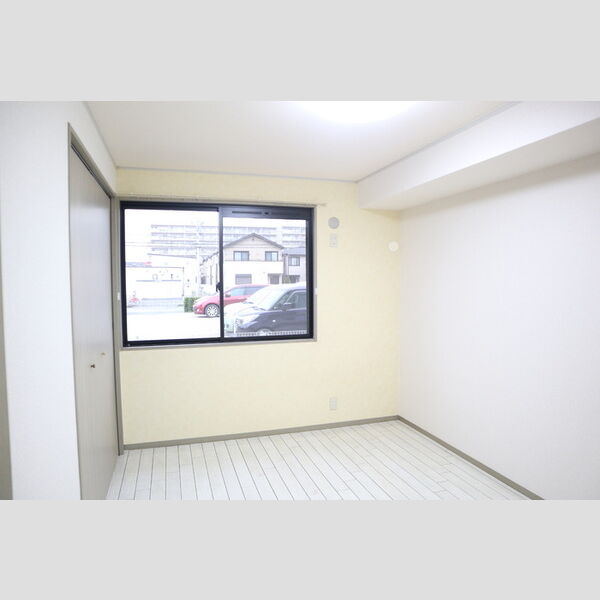 ヴァンベール東川口　Ⅴ103号室 洋室