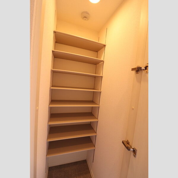 インペリアルヒルズ108号室 同建物別部屋の参考画像