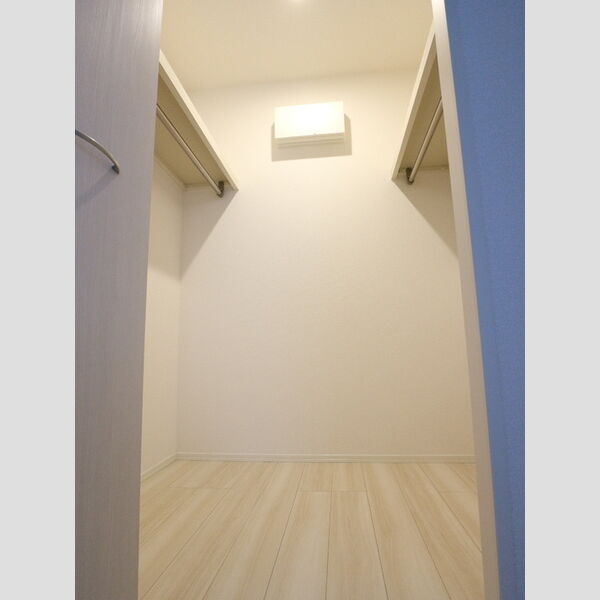 アーリントンハイツ矢部 ウオークインクローゼット