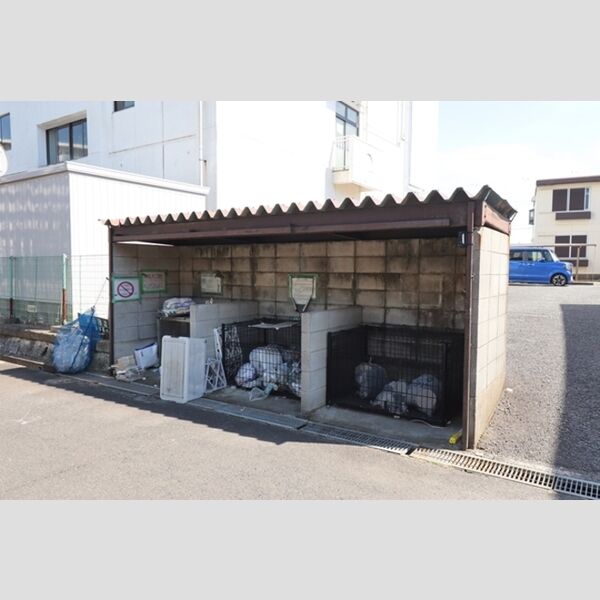 神取ハイツ105号室 ゴミ置き場