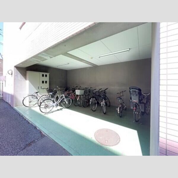 レジデンスJOKO 駐輪場