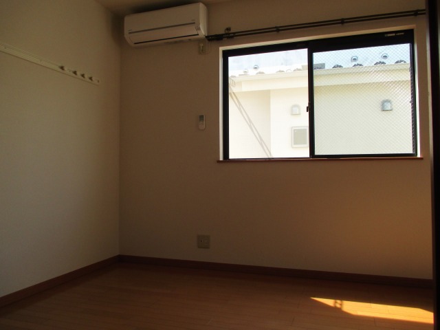 ソレーユ駒場 居室3