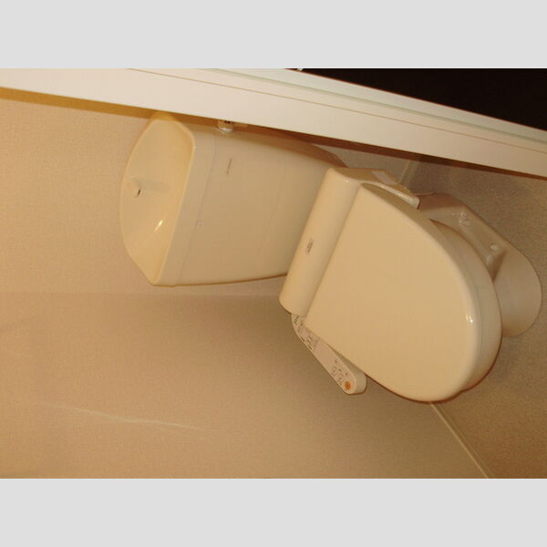 セジュール下瀬谷　D棟101号室 温水洗浄便座