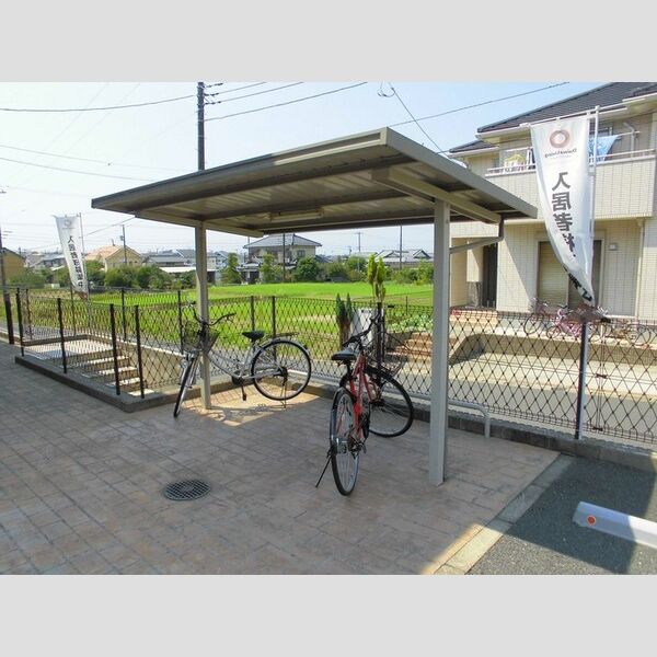 ヒルサイドコート　弐番館201号室 駐輪場