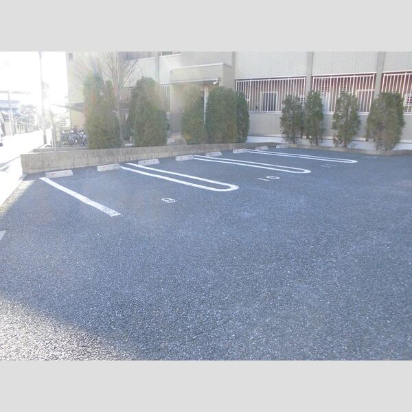 グランドゥール 駐車場