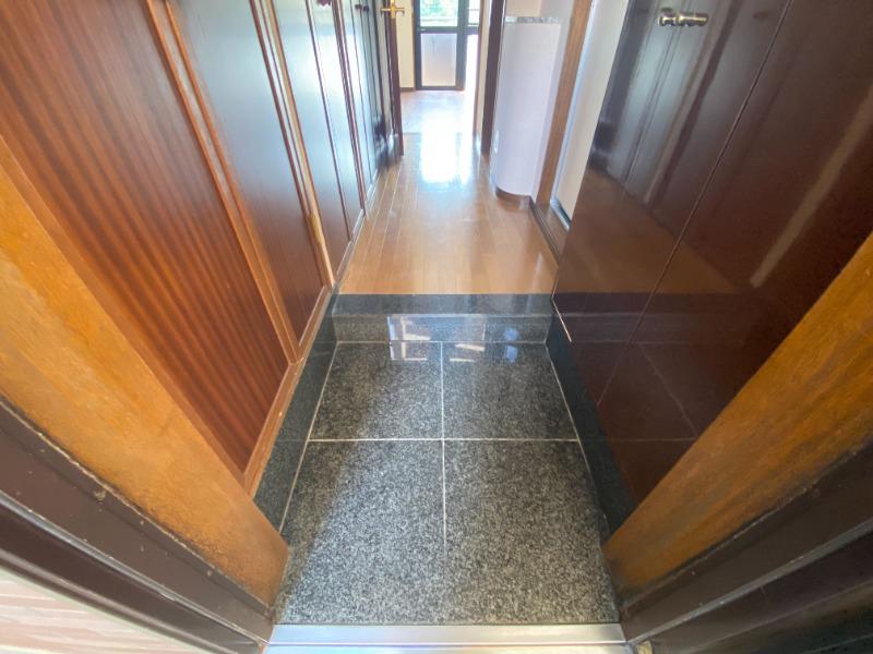 日神パレステージ西麻布5階 玄関