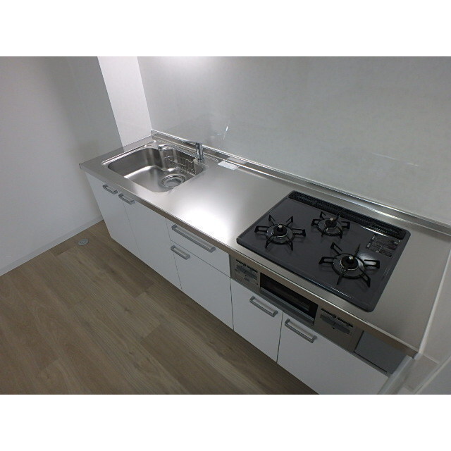 ロイヤルプラザ湘南305号室 内観