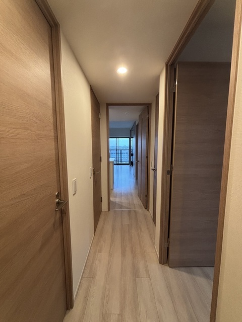 ザ・パークハウスさいたま新都心1001号室 廊下　2025年10月撮影