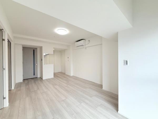 エレミ本蓮沼5階 リビング