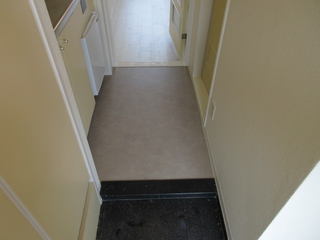 リュミエ浦安(E-091)2階 玄関