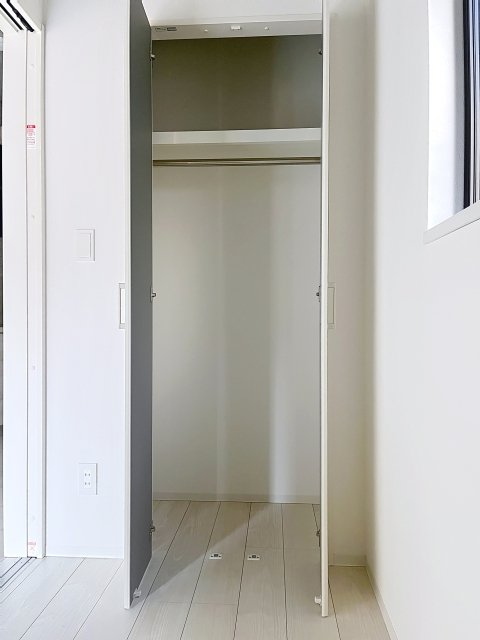 ＲＯＸＩＳ日暮里3階 クローゼット