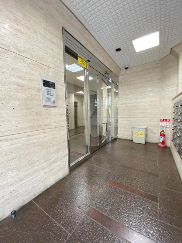 久米川プラネット4階 エントランス