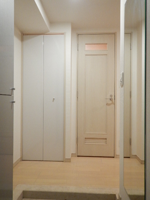 ガラ・グランディ日本橋 玄関