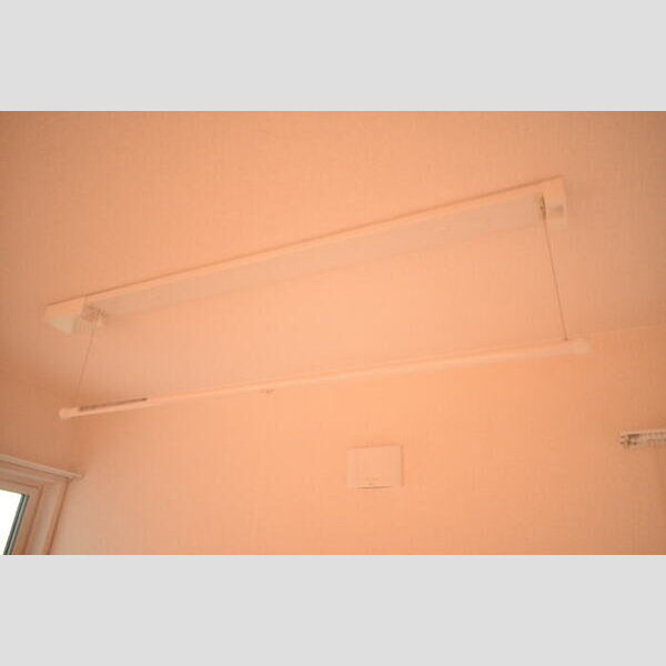 ボヌール四季　Ⅴ102号室 室内物干