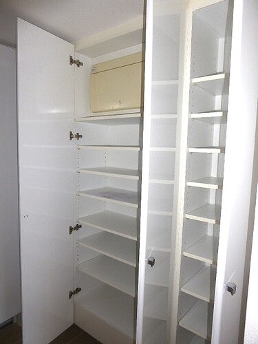 グローリオ品川シーサイド8階 下足入　※2021年11月撮影