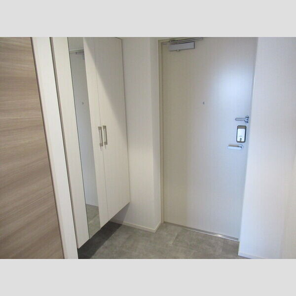 BELTS SHINJUKU　レジデンス 玄関