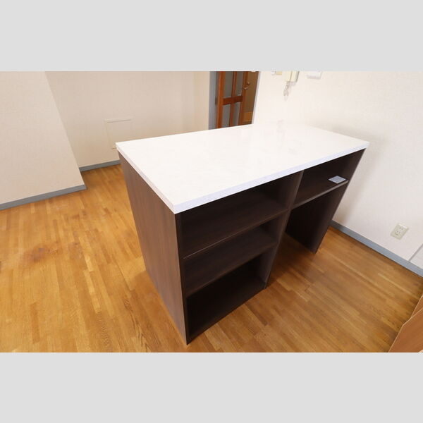 メゾンドゥ・ボヌール301号室 キッチンテーブル