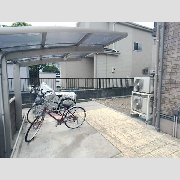 セピアパレス106号室 駐輪場