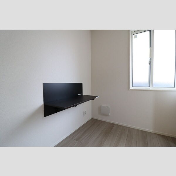 アヴァンス堀切206号室 ワークデスク付き洋室