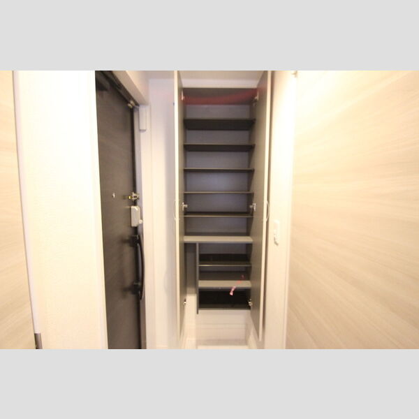 D-paina港南102号室 玄関