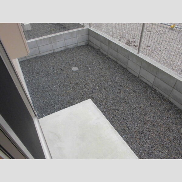 プレジール102号室 専用庭