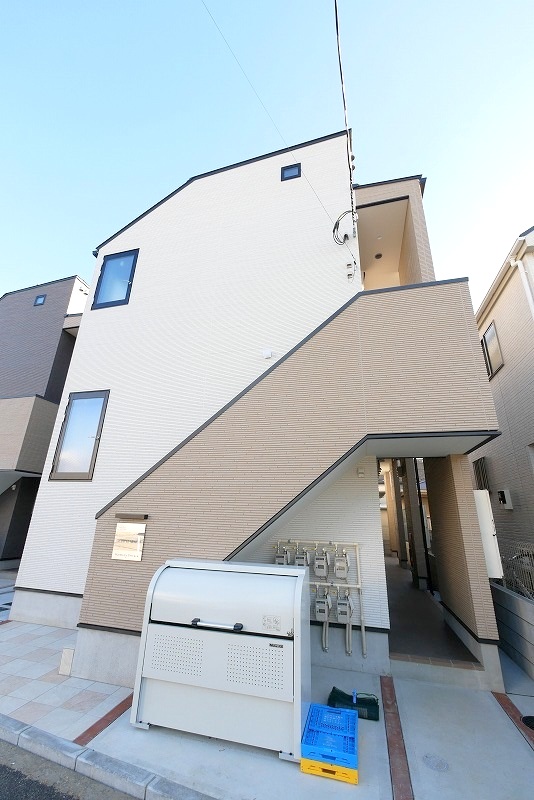 シャンペル三園1階 外観