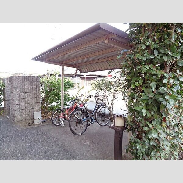 メゾンソフィア202号室 駐輪場