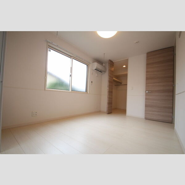 D-room煌(キララ)202号室 室内物干しが付いているので雨の日でも安心♪