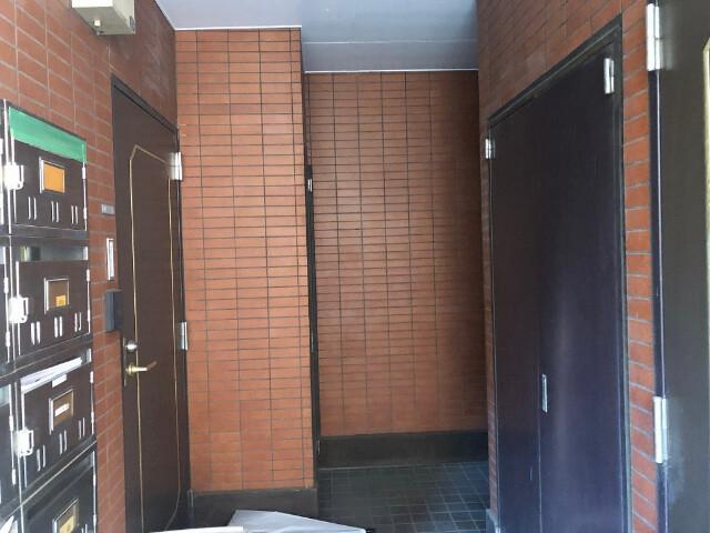 グレイスメゾン2階 エントランス