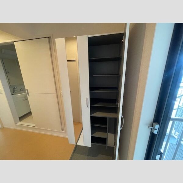 ノワイエ シューズボックス