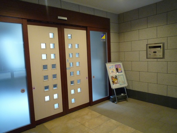 コスモ横浜大通公園308号室 エントランス