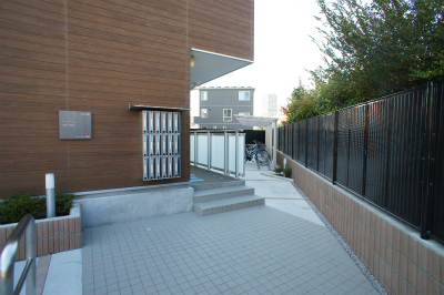 リブリ・アザリア エントランス