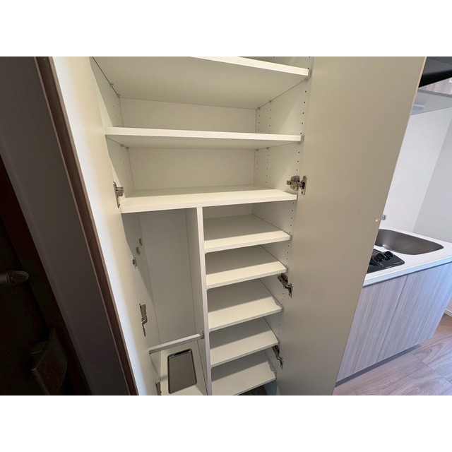 プレール・ドゥーク横濱子安204号室 内観