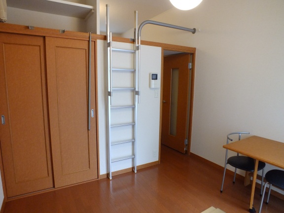 レオパレスアネックス リビング