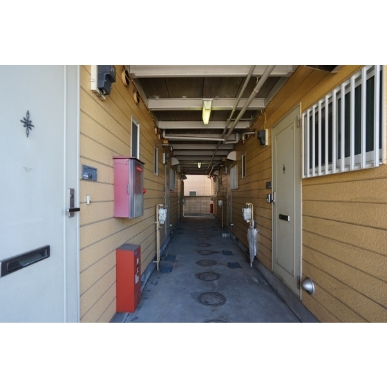 ツインズＢ棟0101号室 共用廊下１F