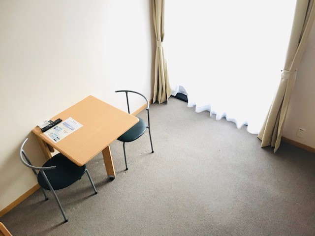 レオパレスプレジオ303号室 リビング