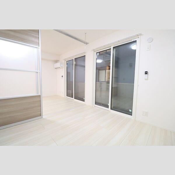 オークリーフ三郷　B棟102号室 洋室