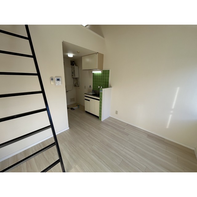 キャピタル八柱207号室 リビング