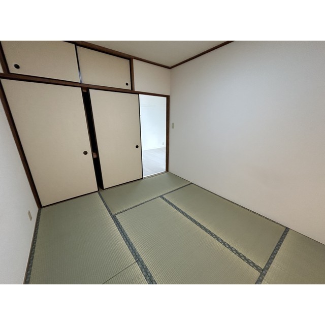 ホワイトパレス大宮402号室 内観