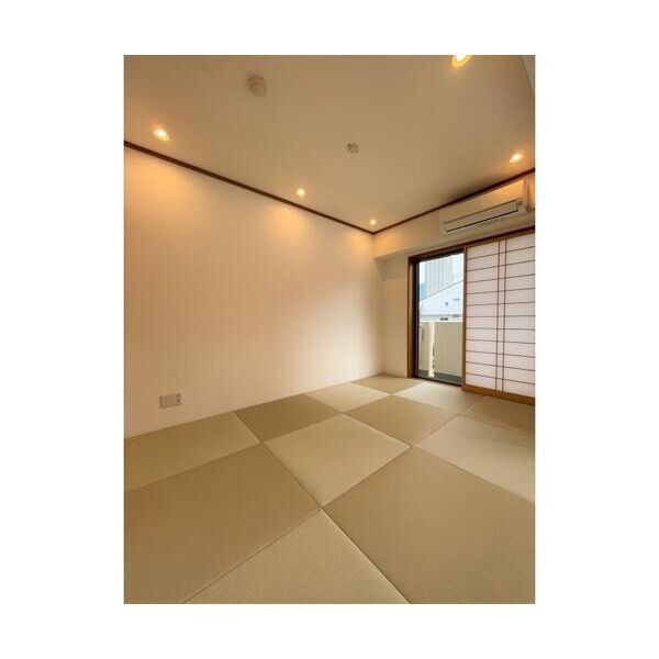 ルベールデュソレイユ406号室 リビング