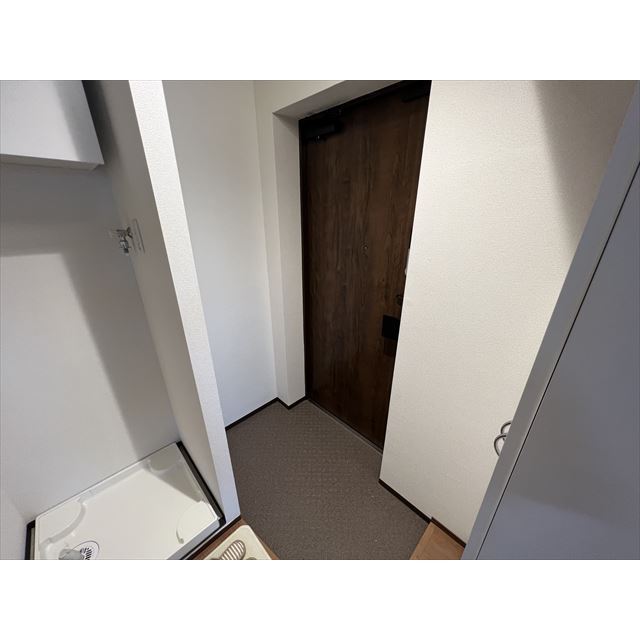 HNクボデラビル403号室 玄関