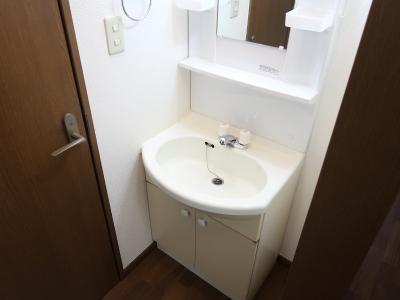 シャインヒル1階 ※別部屋写真参照