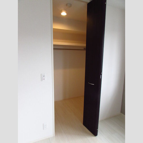 トップXI203号室 収納